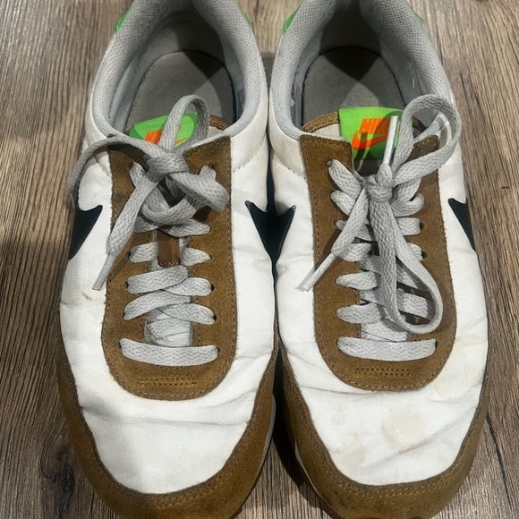 Nike White and Brown Sneakers with Retro Design - Picture 1 of 6